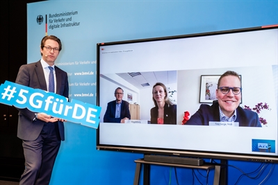 Bundesminister Andreas Scheuer, Dirk Bartens, Geschäftsführer der TeleMedi GmbH, Wirtschaftsbeigeordnete Sandra Y. Stieger und Bundestagsabgeordneter Tino Sorge bei der digitalen Pressekonferenz zur Projektvorstellung (Quelle: Bundesministerium für Verkehr und digitale Infrastruktur)