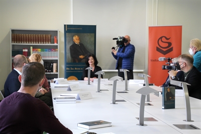 Grußwort der Beigeordneten für Kultur, Schule und Sport, Regina-Dolores Stieler-Hinz zur Buchpräsentation im Lesesaal des Stadtarchivs (Quelle: Stadtarchiv Magdeburg)