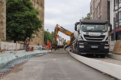 Betonierung der Fahrbahn in der Johannisstraße