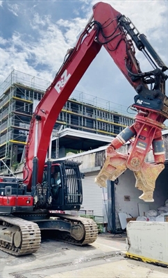 Start der Abrissarbeiten am Schillerplatz