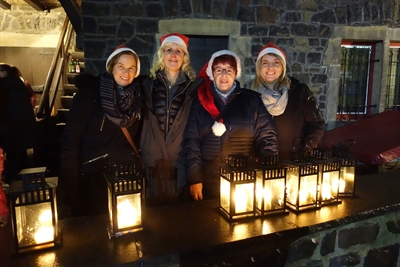 Die Museumsführerinnen der Burg Altena freuen sich bereits auf die Lichterführung für Kinder am Nikolaustag. Foto: Bernadette Lange/Märkischer Kreis