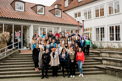 Workshop der städtischen Freiwilligendienste zum Thema Frieden im Haus der Jugend