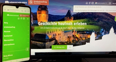 Gebündelte Informationen zur Burg Altena und dem Erlebnisaufzug bietet die neue Internetseite www.burg-altena.de. Foto: Ulla Erkens/Märkischer Kreis