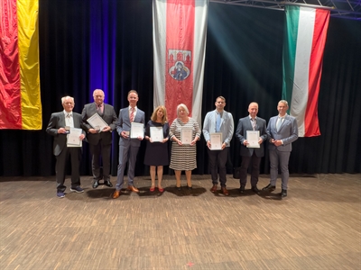 Sieben verdiente Bürgerinnen und Bürger mit der Ehrenmedaille der Stadt Winterberg ausgezeichnet