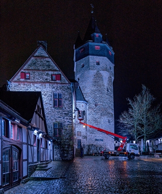 Bis zur Premiere des GlanzLichts am 1. Dezember auf der Burg ist noch einiges Feintuning erforderlich. Foto: Stephan Sensen/Märkischer Kreis