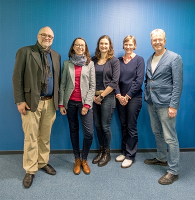 Der neue Vorstand des Vereins WasserEisenLand Industriekultur in Südwestfalen v.l.n.r.: Dr. Oliver Schmidt (Vorsitzender), Dr. Sandra Hertel(Schatzmeisterin), Jeanette Metz und Friederica Ihling (stellvertretende Vorsitzende) und Jens Ferber (Geschäftsführer). Foto: Bettina Hornemann/Märkischer Kreis  