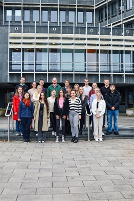 Auszubildende der Kommunalverwaltungen Hemer, Balve, Halver, Lüdenscheid, Herscheid, Plettenberg, Meinerzhagen sowie aus der Kreisverwaltung.nahmen an der ersten Fortbildung zum EnergieSparChecker teil. Foto: Katharina Buschmann