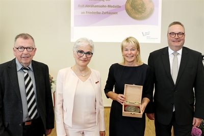 Verleihung der Rolf-Abrahamsohn-Medaille an Friederike Zurhausen
