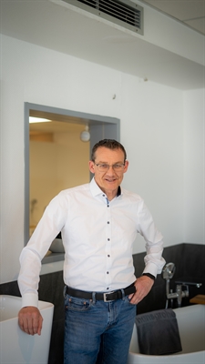 Referent Ralf Sparwel, Obermeister der Sanitär-Heizung-Klima-Innung Ahaus