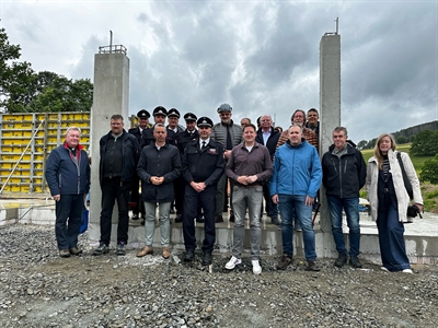 Mit der Grundsteinlegung in der vergangenen Woche beginnt ein neues Kapitel für die Einheit der Freiwilligen Feuerwehr Züschen. 