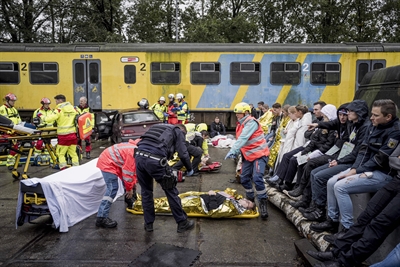 Erfolgreiche grenzüberschreitende Katastrophenschutzübung mit mehr als 110 deutschen und niederländischen Rettungskräften - Foto: Bureau Acute Zorg Euregio / Emiel Muijderman