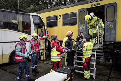 Erfolgreiche grenzüberschreitende Katastrophenschutzübung mit mehr als 110 deutschen und niederländischen Rettungskräften - Foto: Bureau Acute Zorg Euregio / Emiel Muijderman